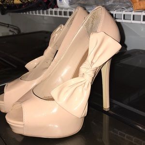 Steve Madden Nude Side Bow Heels